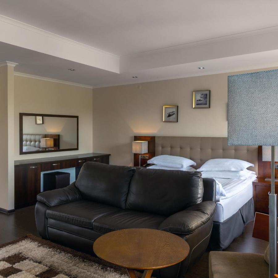 Park House Hotel Barmashino Exterior photo